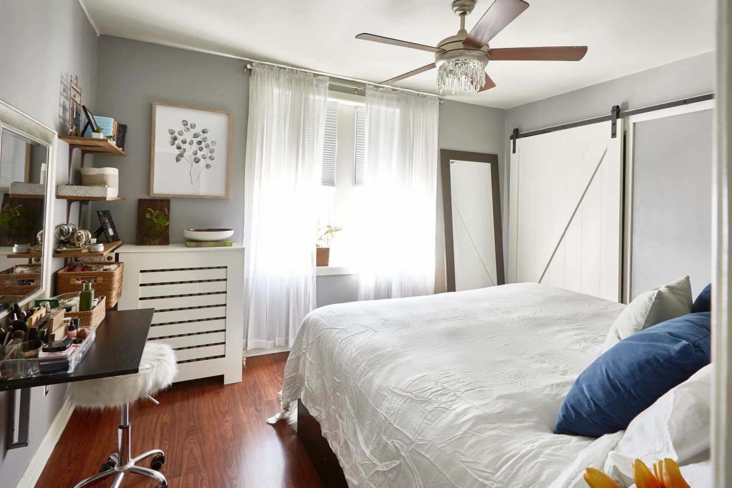 This Budget-Friendly Lightweight Comforter Is Like Sleeping Under a Cloud — And It Keeps Me Warm (But Not Too Hot!) on Winter Nights