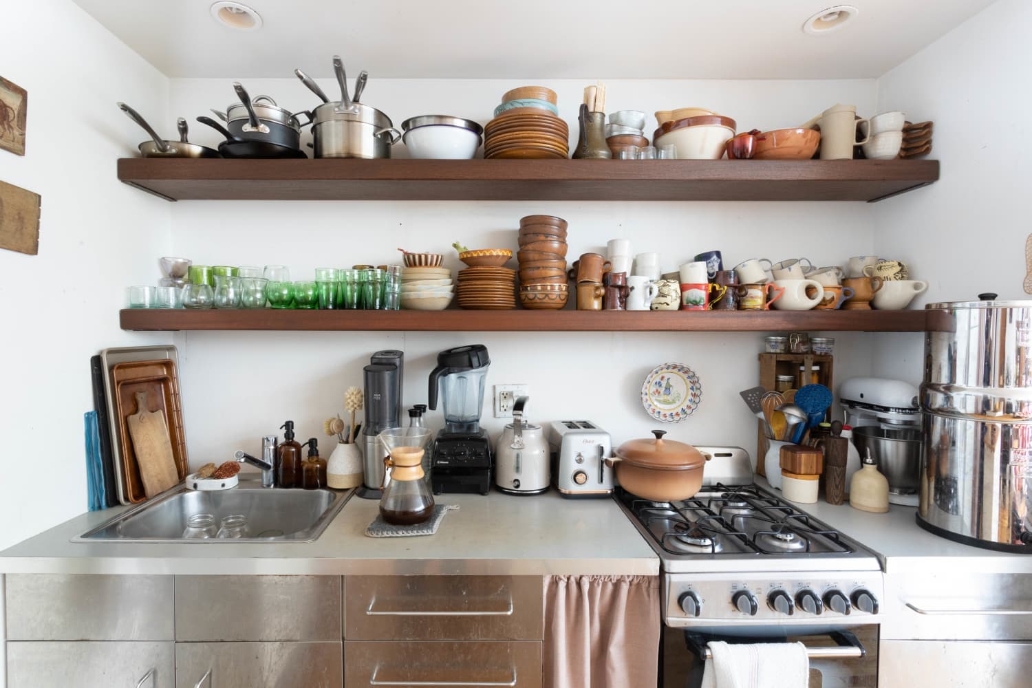 West Elm’s  In-Sink Dish Rack Is the Ultimate Solution for Teeny-Tiny Kitchens