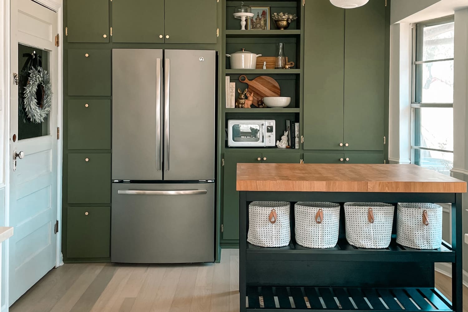 12 Surprising Kitchen Color Ideas for 2024, According to Interior Designers