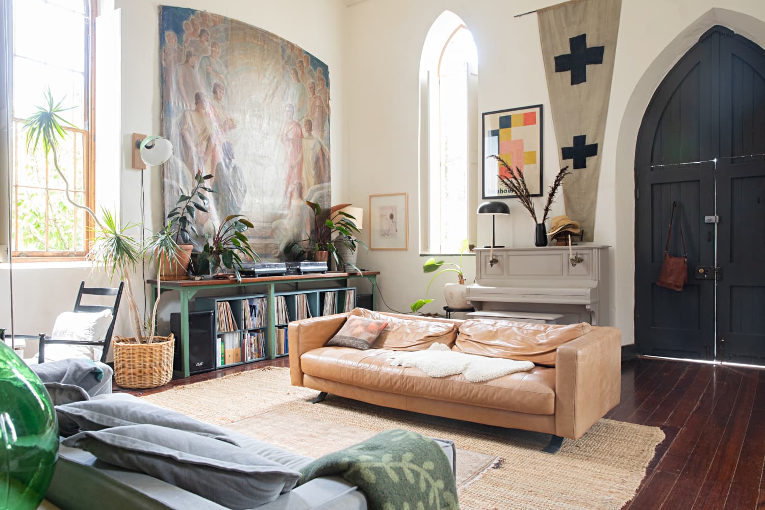 10 Editor-Favorite Mid-Century Modern Sofas - Not From Where You Think