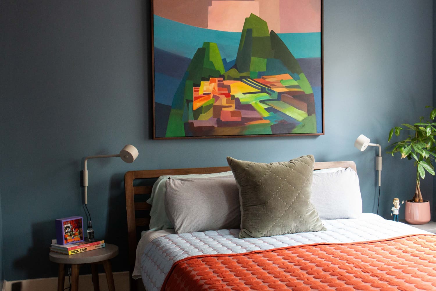 These 5 Bedroom Hacks Break Design Rules in the Best Way, According to Designers