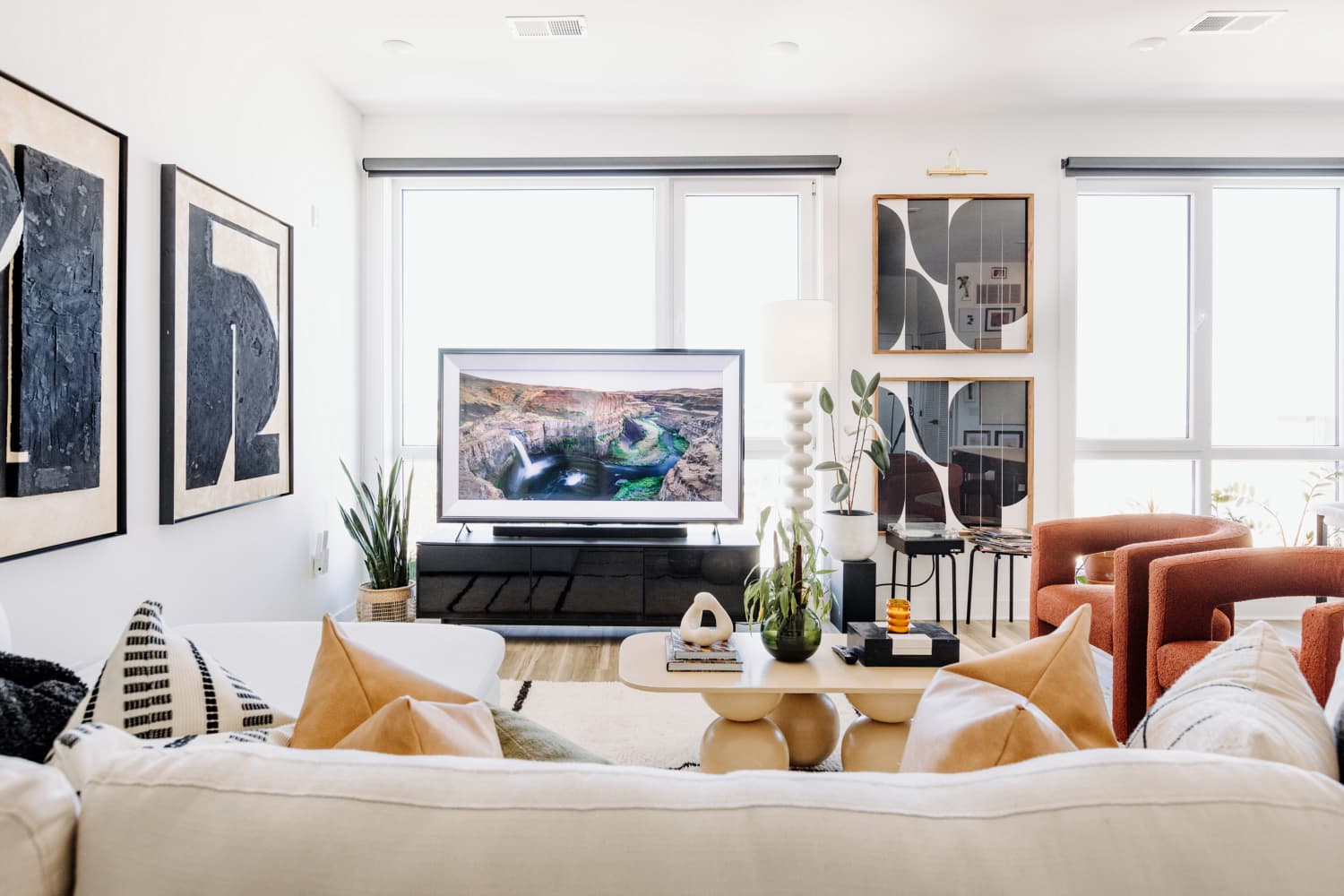 This $32 Storage Gem Instantly Cleared Clutter in My Living Room