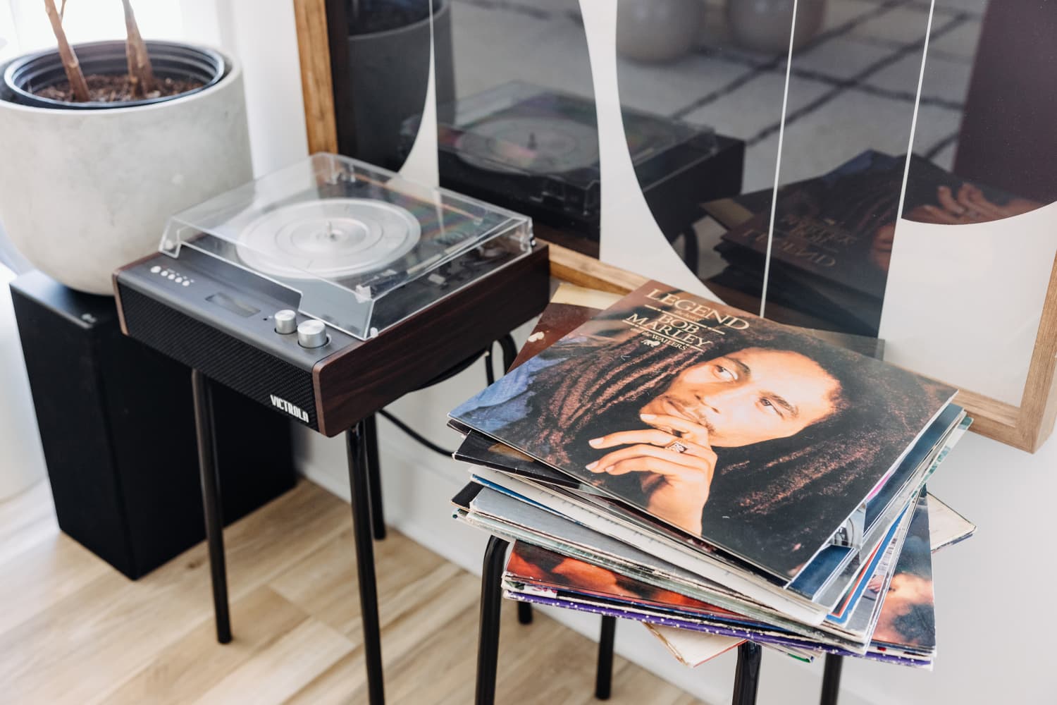 Hudson Hi-Fi Floating Vinyl Shelves Review: I Tried It Apartment