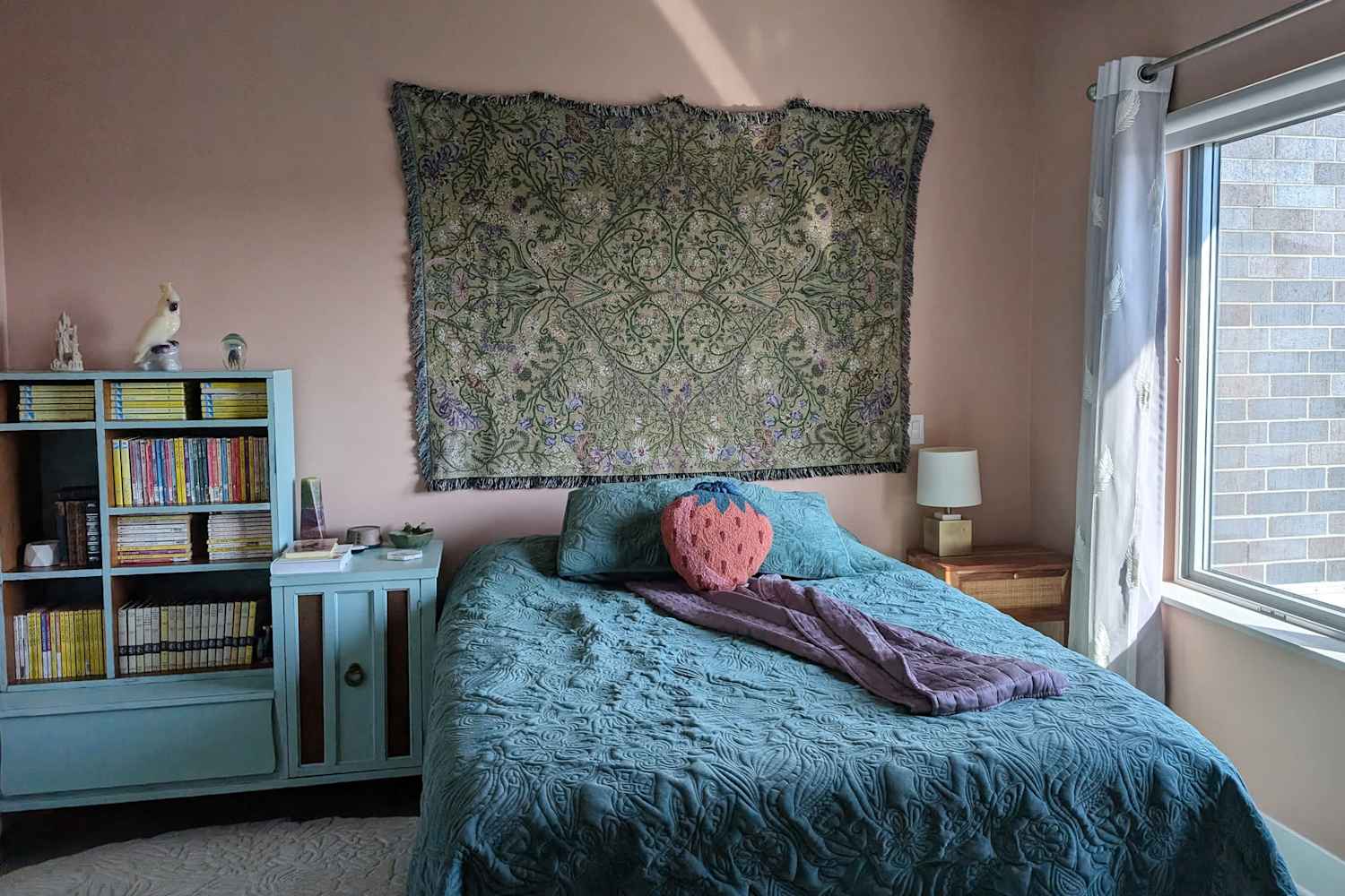 See How Renter-Friendly DIYs and Color Drenching Transformed an All-White Loft