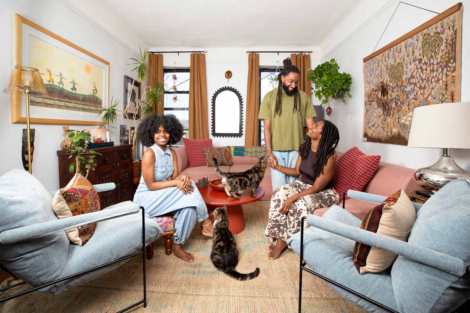 This 101-Year-Old "Prewar NYC Landlord Special Apartment" Became an Absolute Oasis