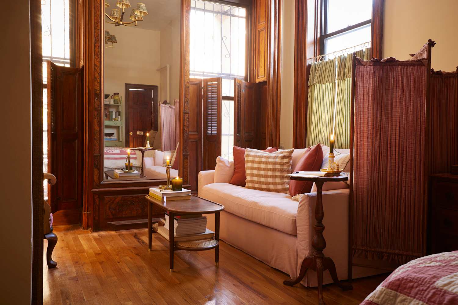 She Filled This Brooklyn Brownstone With Art, Heirlooms, and Timeless Style