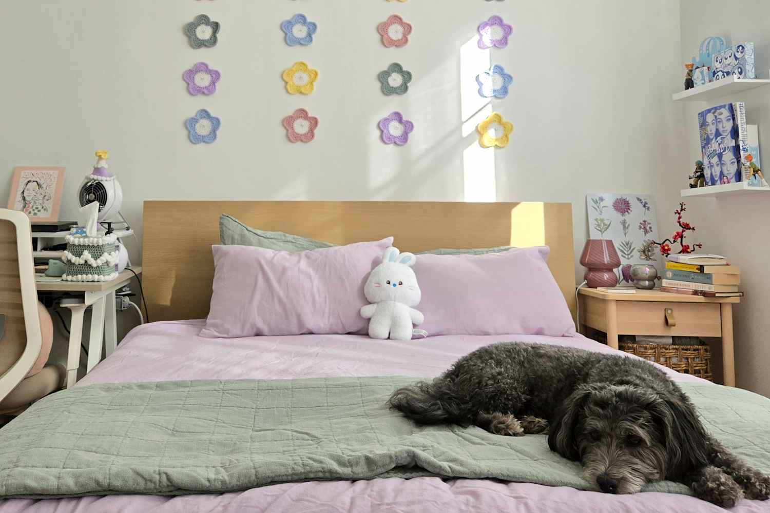 At Only 250 Square Feet, This NYC Studio Still Manages to Be One of the Cutest Ever
