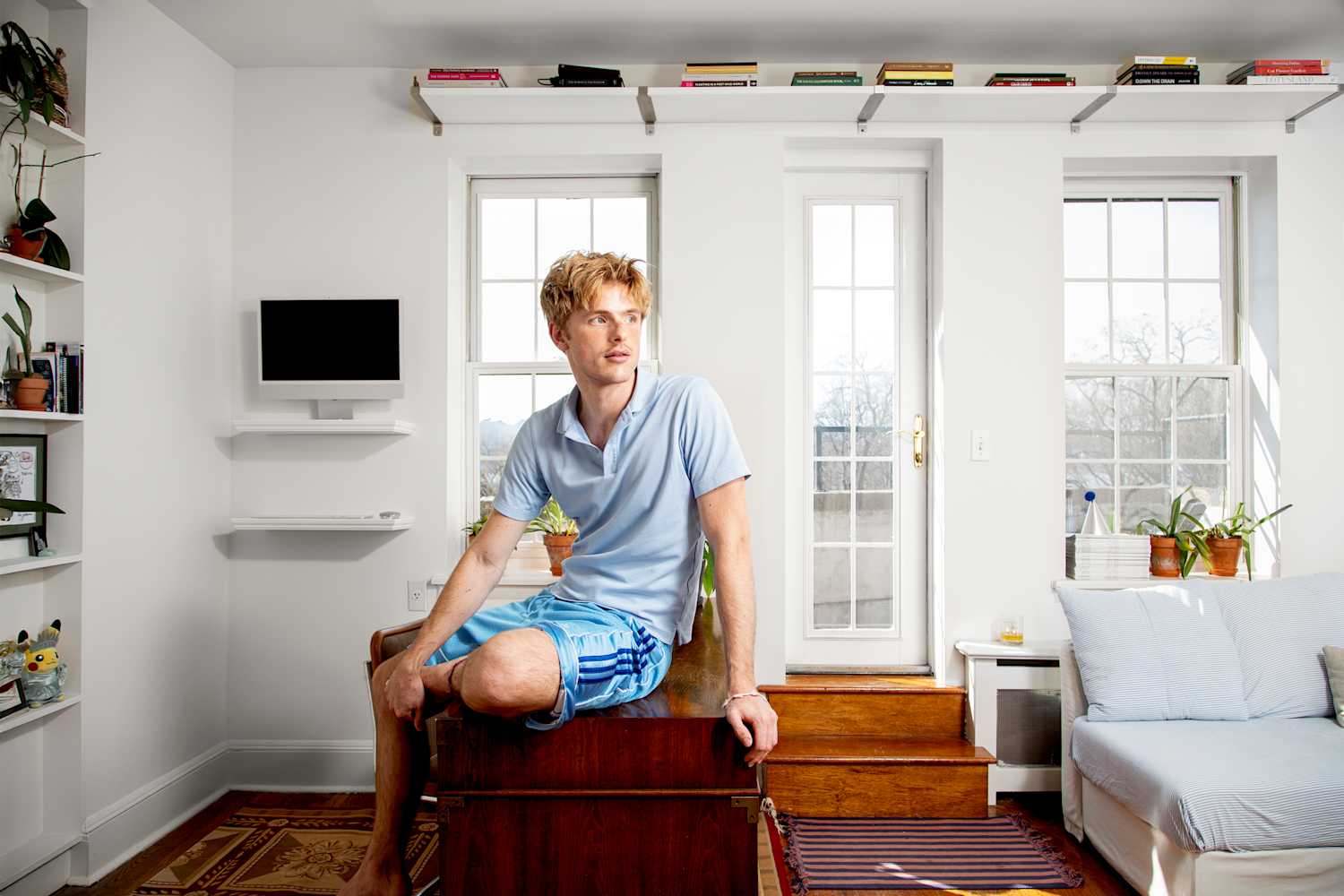 This 220-Square-Foot NYC Studio Has No Bed Frame - and It Totally Works