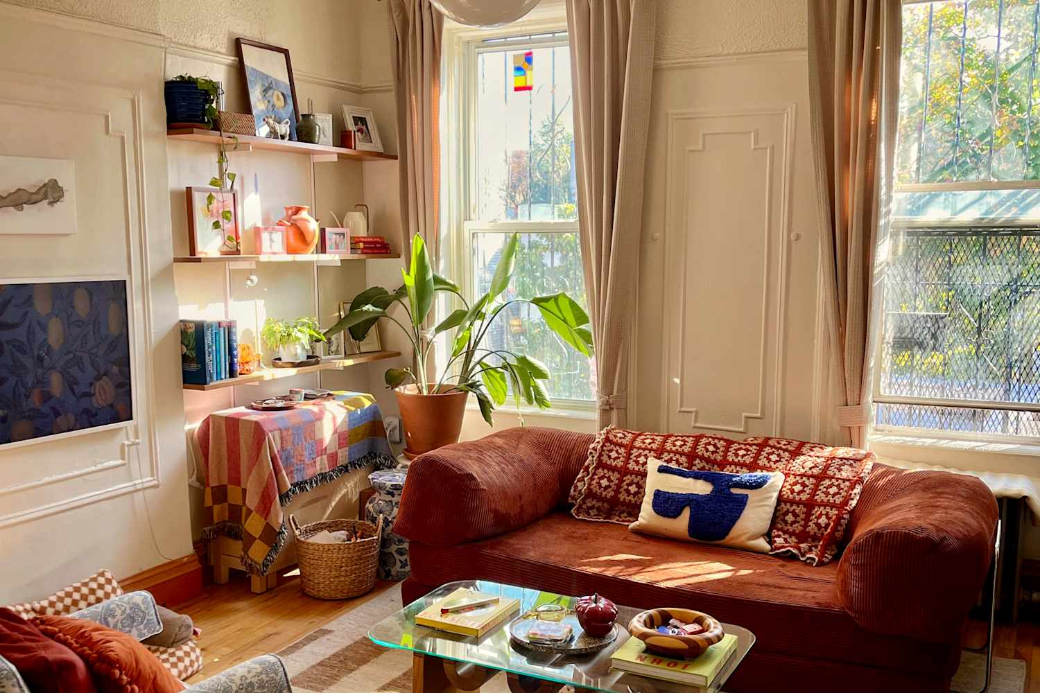 A Renter Turned a Brooklyn Apartment into a Colorfully DIYed Sanctuary (Wait Until You See the Cat's Office)
