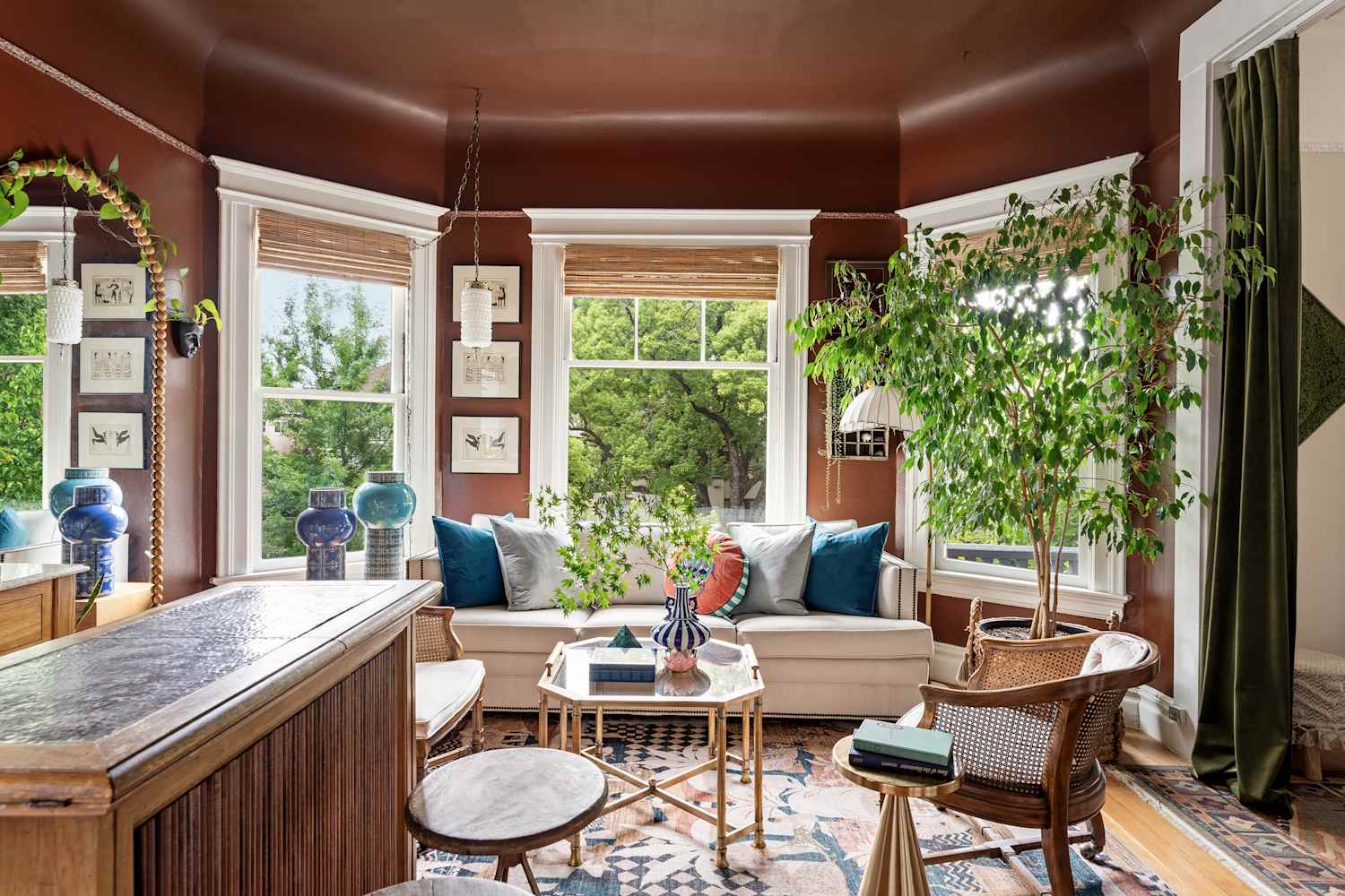 A 389-Square-Foot Sacramento Studio Once Had Purple Carpet