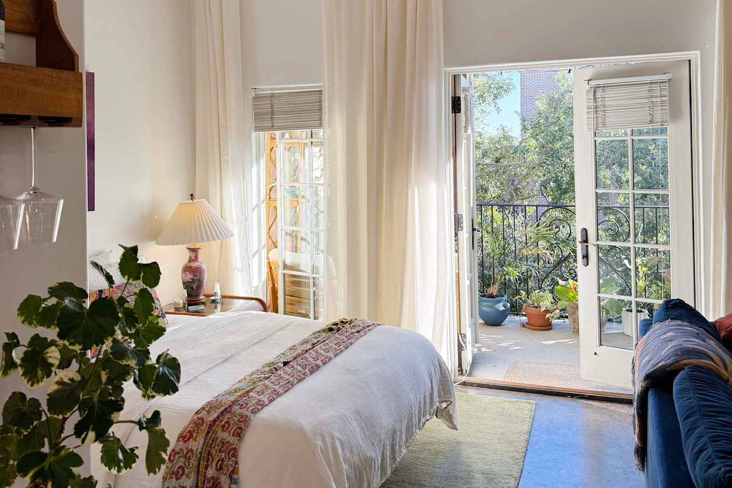 This 400-Square-Foot Studio Apartment Has a Massive Balcony