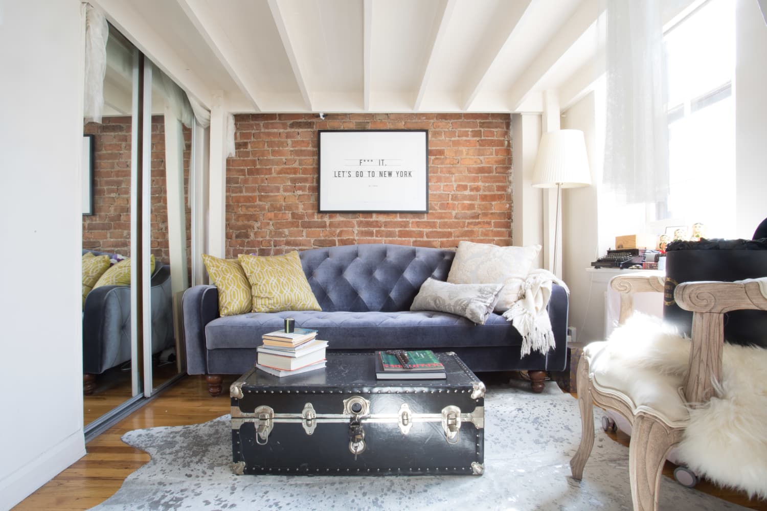 40 Small Living Room Ideas That Maximize Space and Style | Apartment Therapy, image size:1500x1000