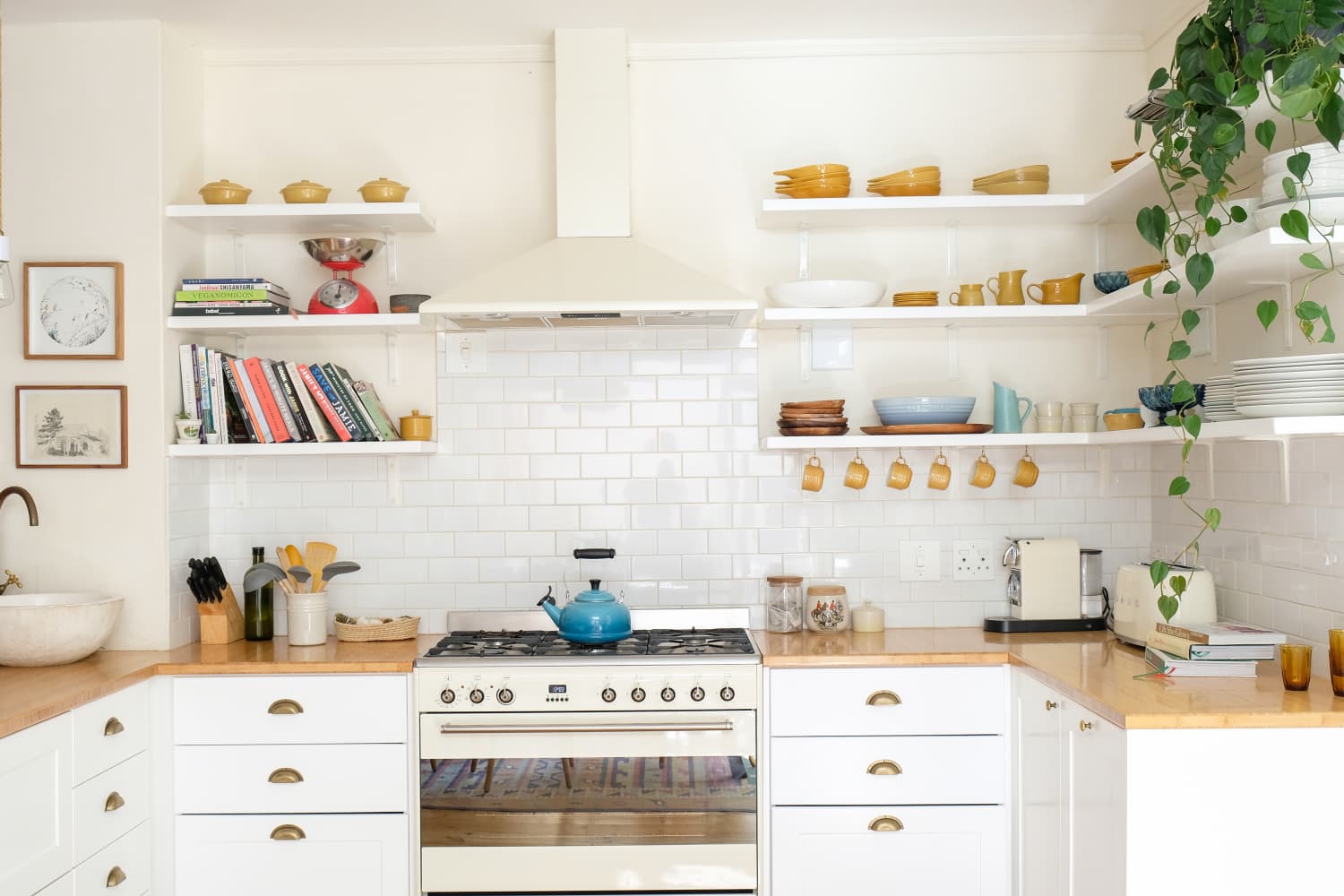 5 Things Pro Organizers Would Never (Ever!) Get Rid of in the Kitchen