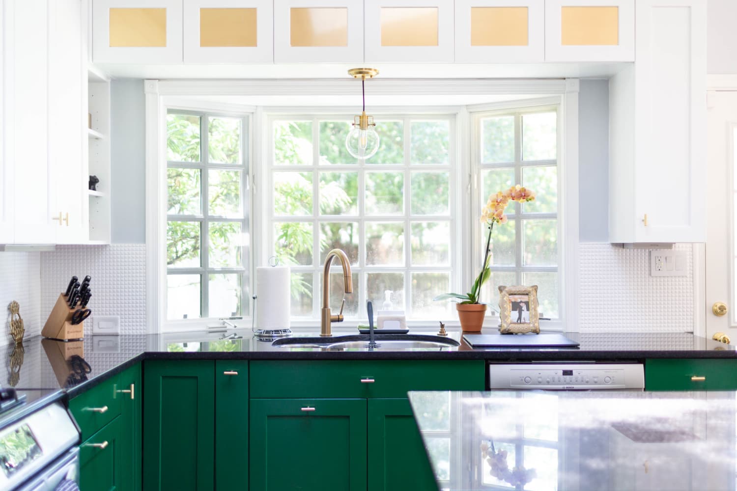 Nancy's metal kitchen cabinets get a fresh coat of paint - and