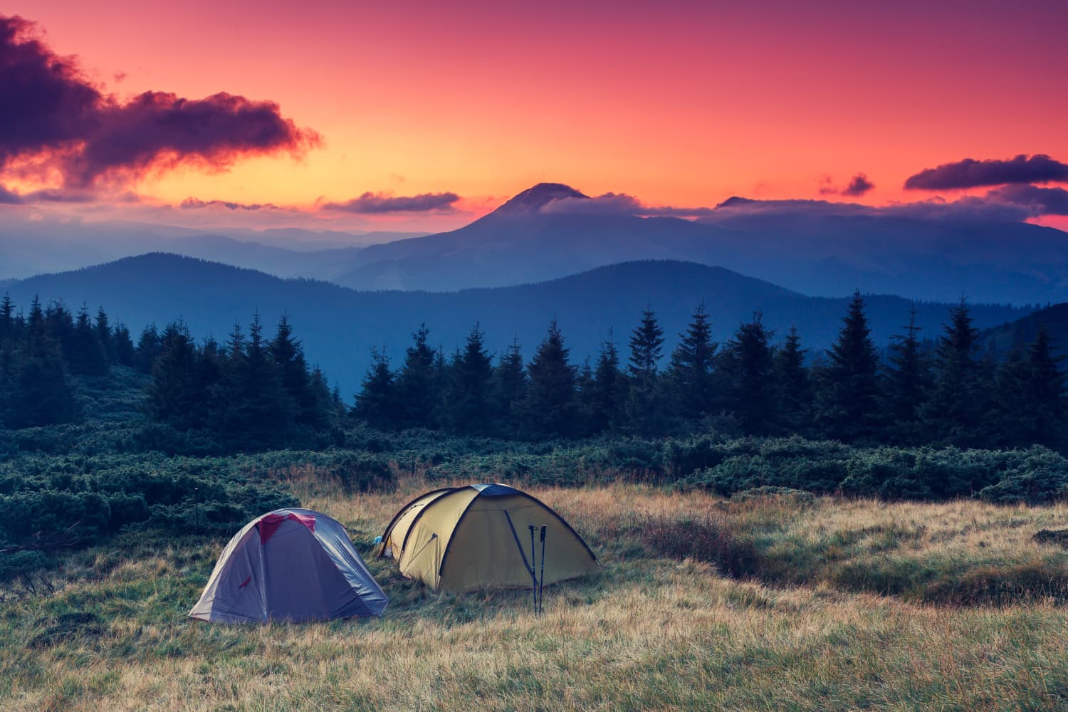 at%2Fnews culture%2F2022 7%2Fshutterstock sunset camping