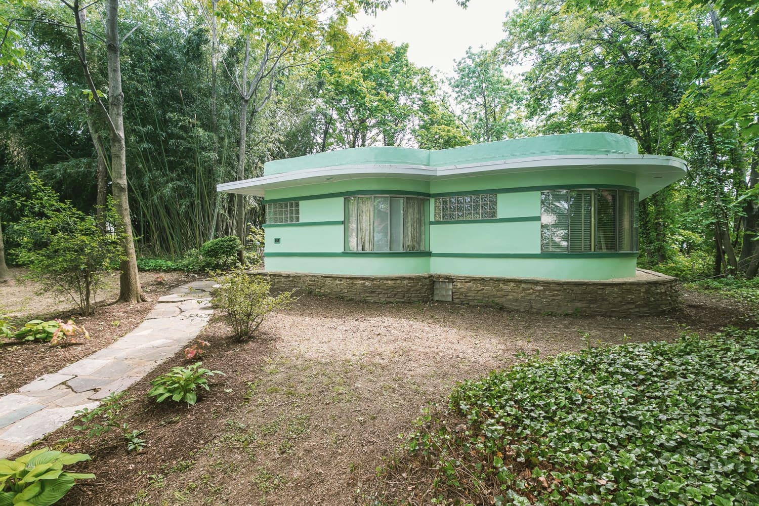 Art Deco Houses for Sale — 2105 Erdman Ave, Baltimore, Maryland