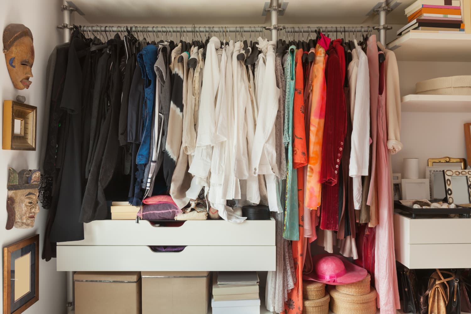 How To Organize a Closet in a Non-Permanent Way (No Drilling and