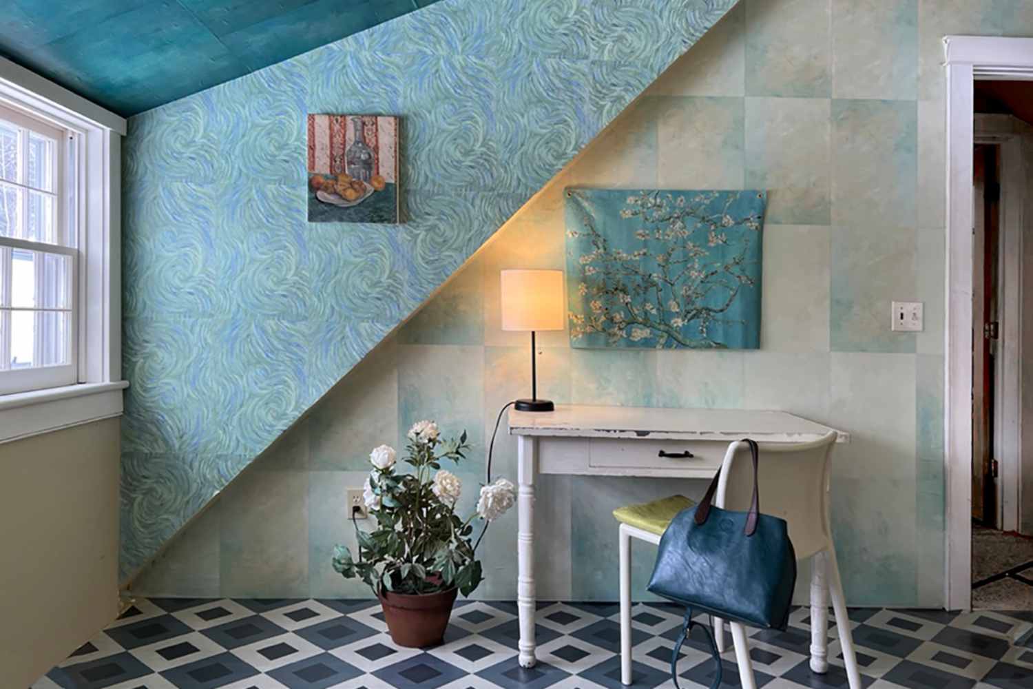 Out of Many Removable Wallpapers, This One Is the Easiest to Install