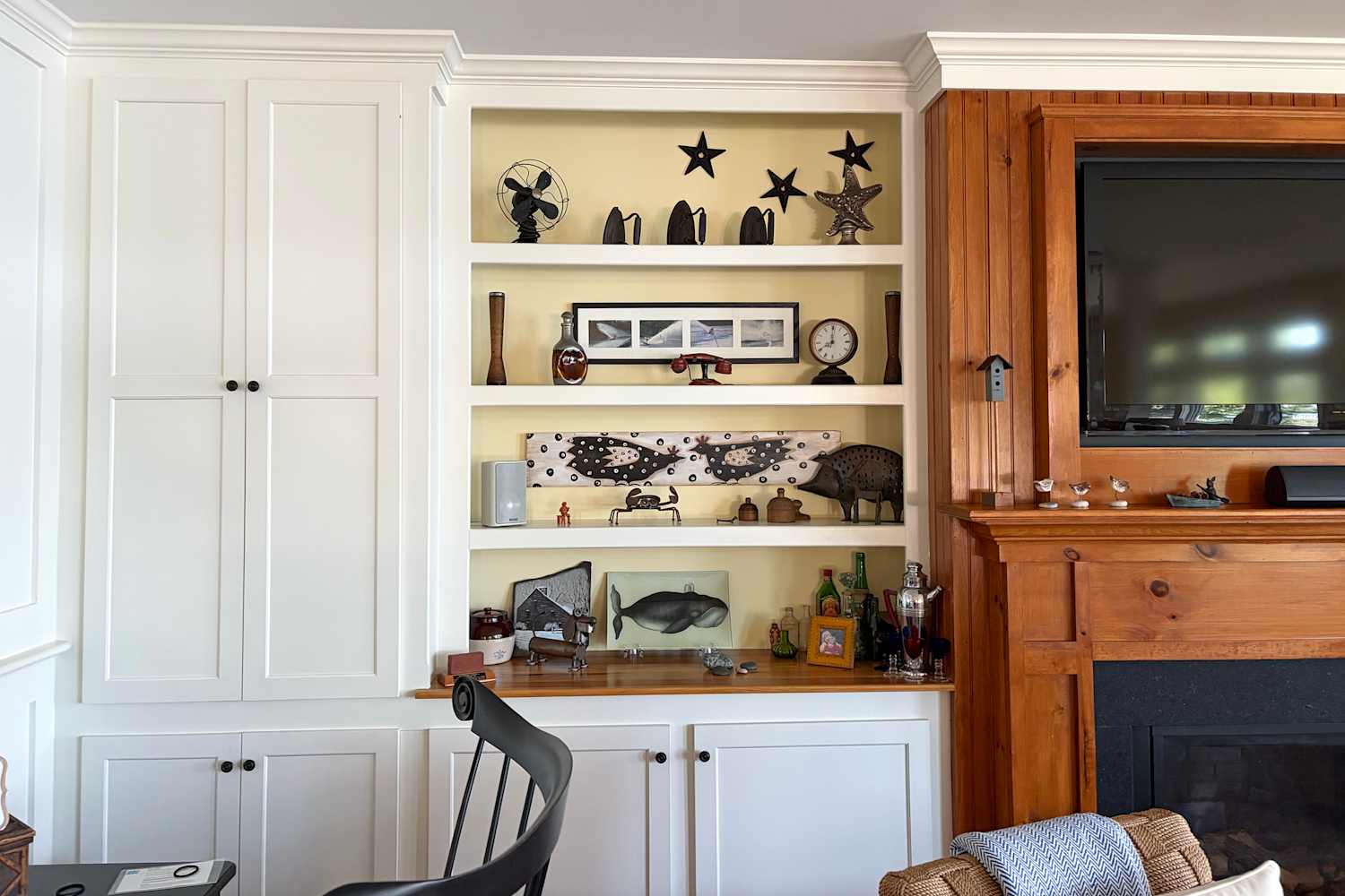 Forget Your Living Room Walls — My Mom's Underrated Paint Trick Is So Much Better