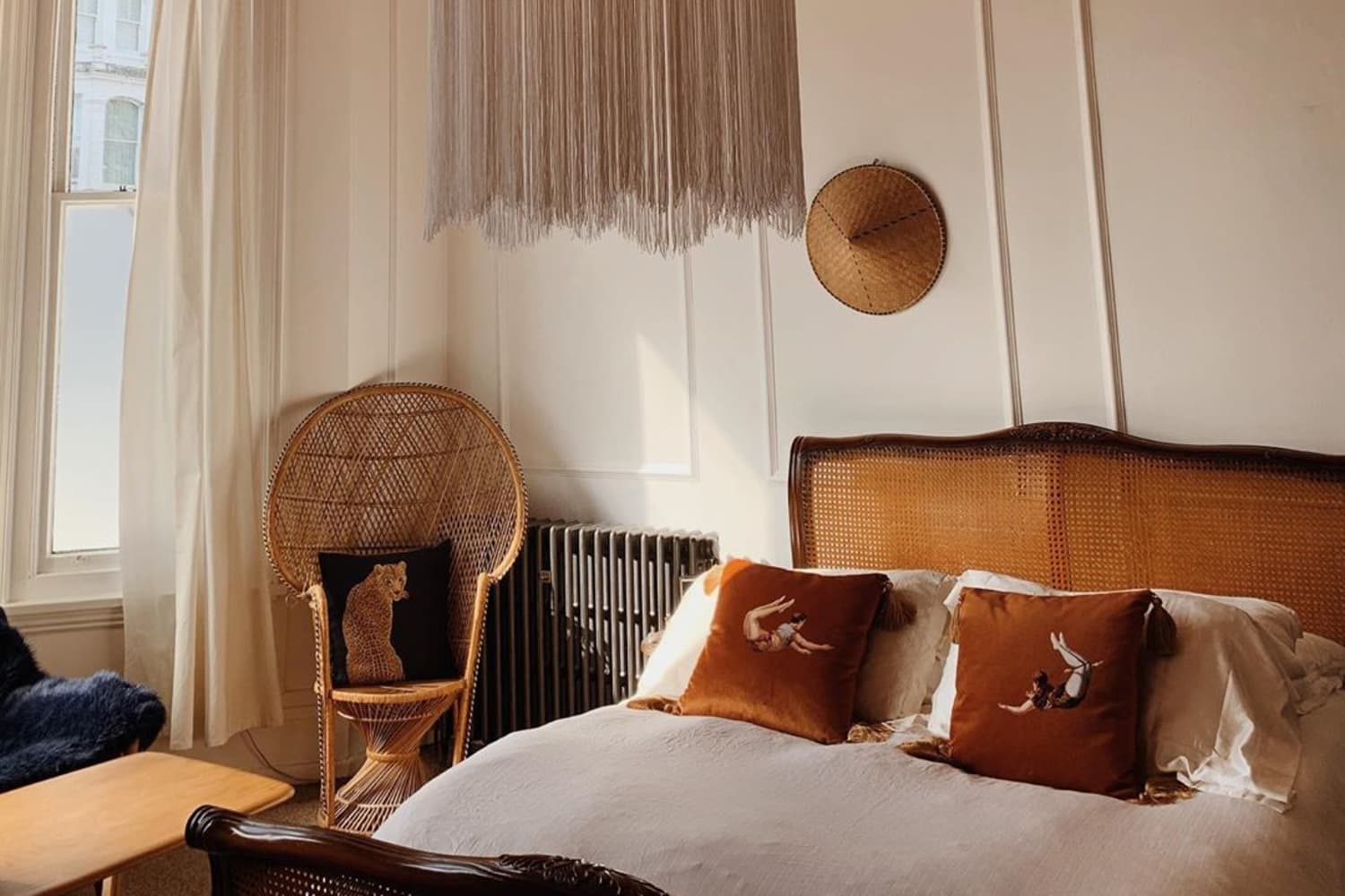 What Color Should You Paint Your Ceiling? Here are 6 Ideas Apartment