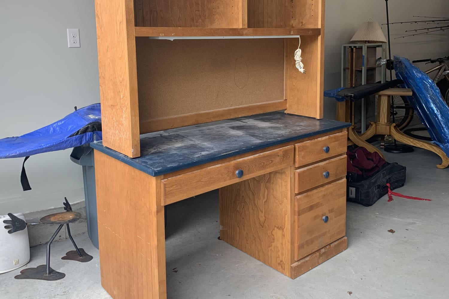 DIY Desk Redo White Painted Desk Redo Apartment Therapy
