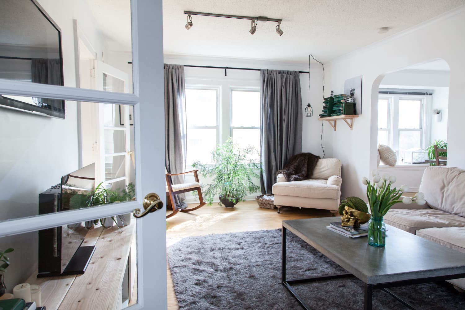 Track light living room outlet