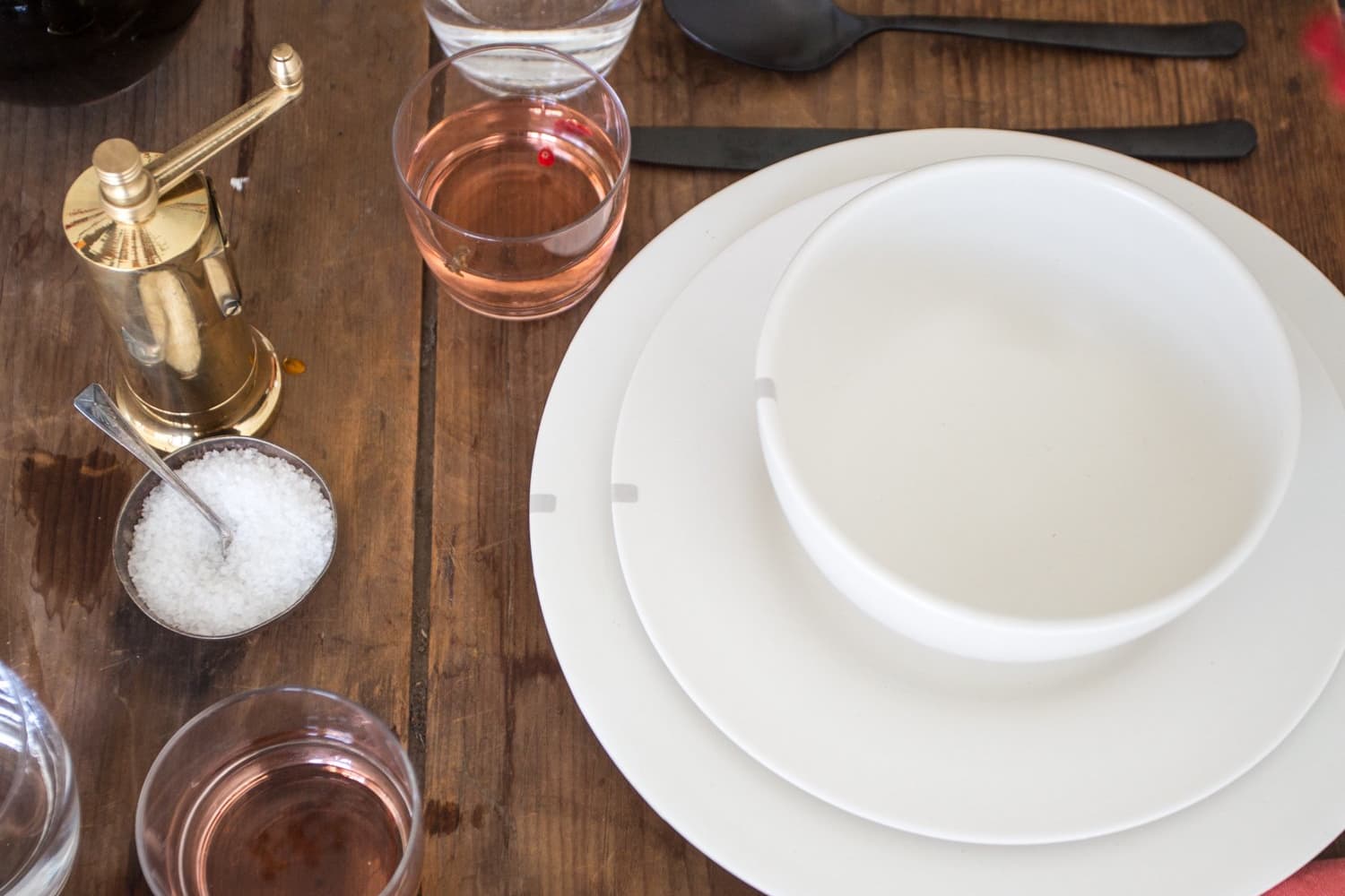 10 Understated Salt and Pepper Shaker Sets
