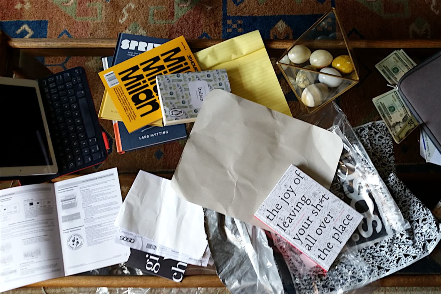 How to Live with a Disorganized Person According to a Pro Organizer