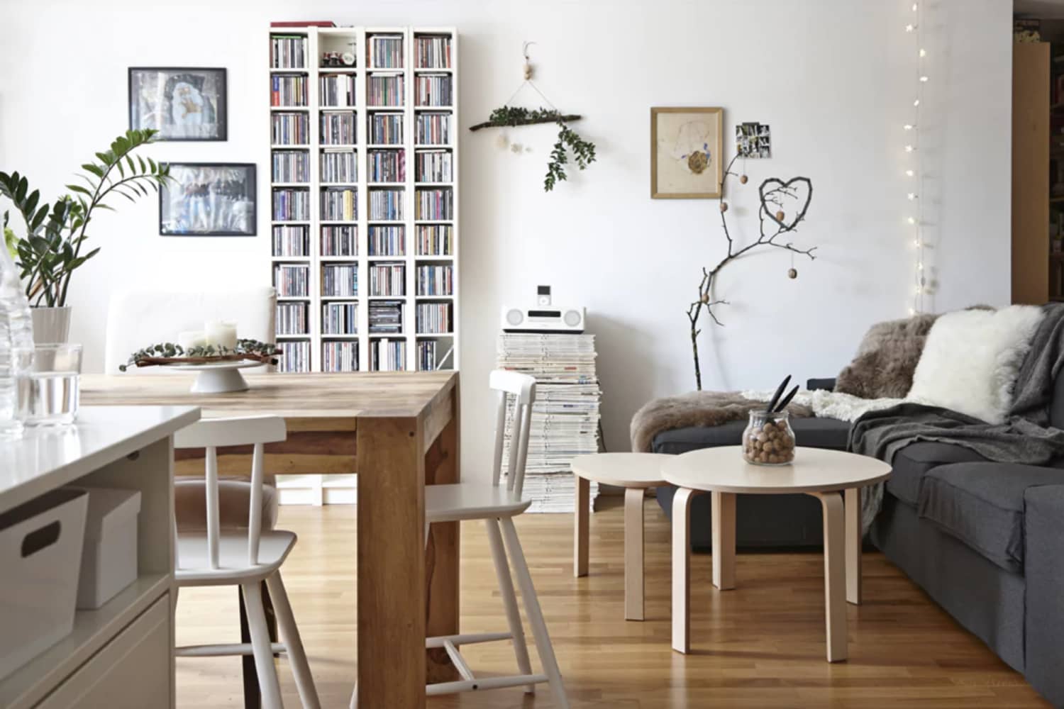 Shallow depth discount shelving unit
