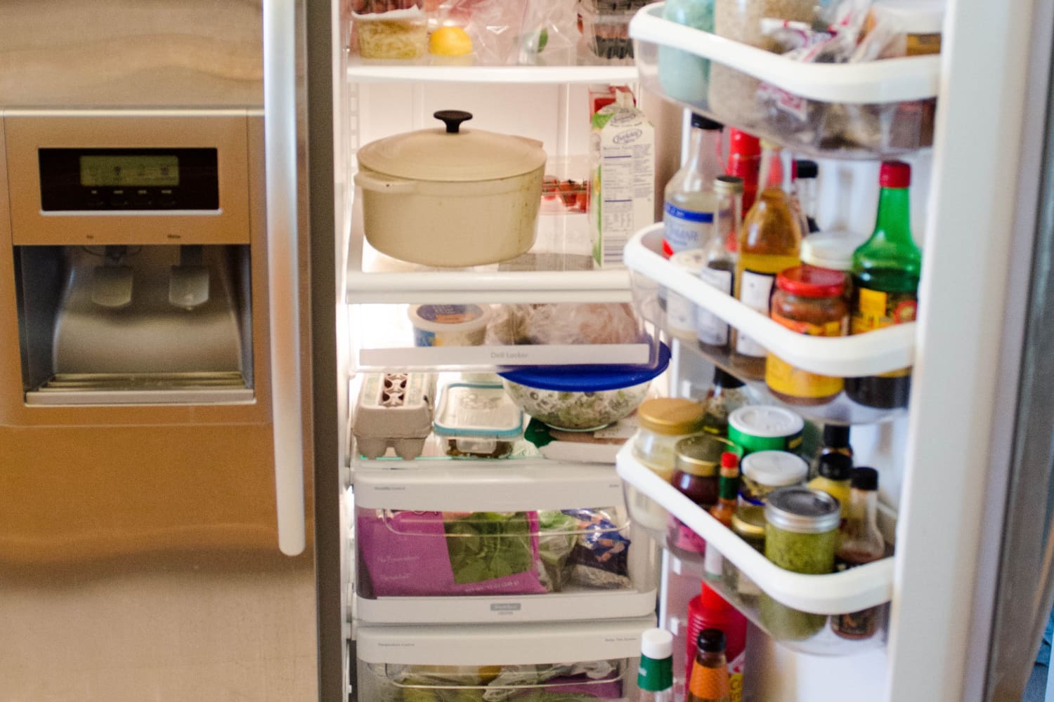 This  Organizer Creates Instant Order in Your Fridge and Prevents Food from Getting Lost