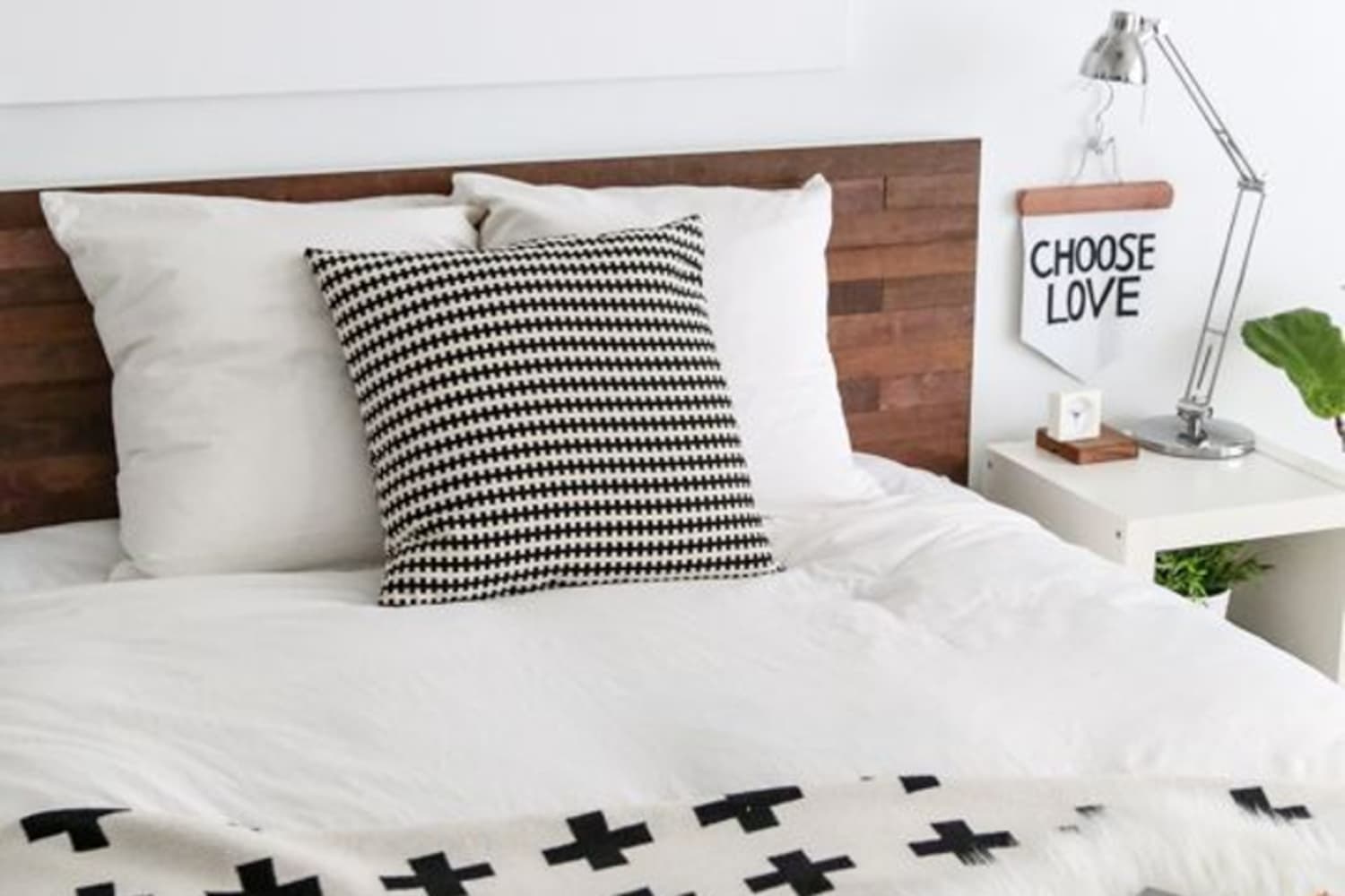 Malm bed store head