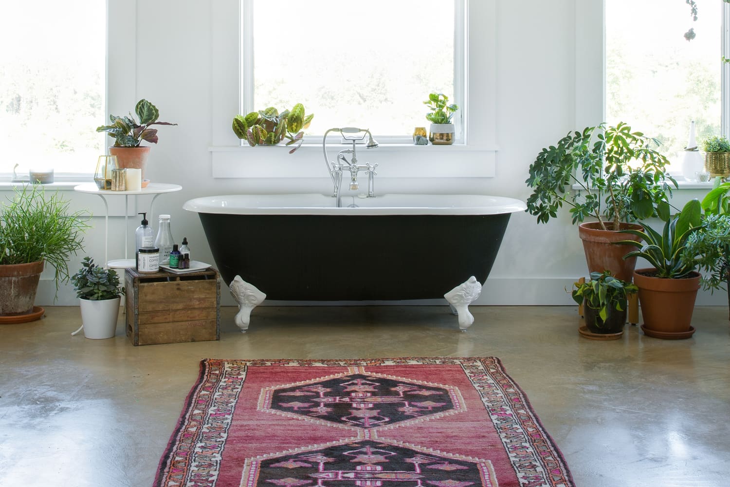 The Best Way to Clean a Grimy Bathtub The Kitchn