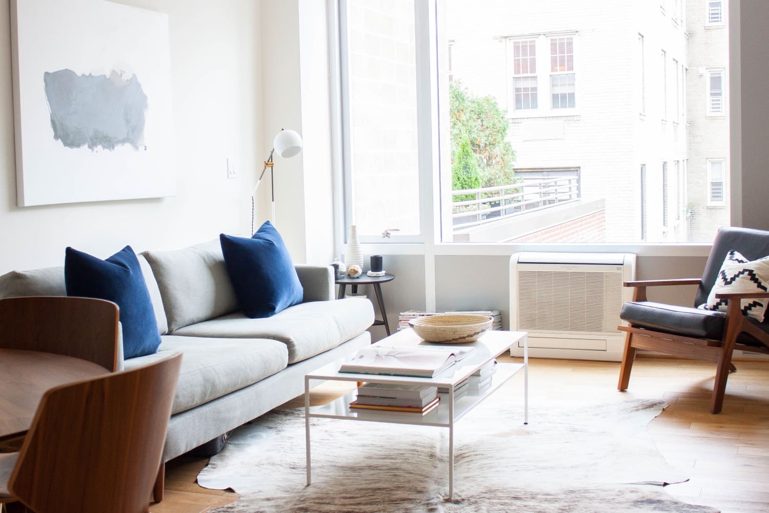 Small sitting clearance room interior design