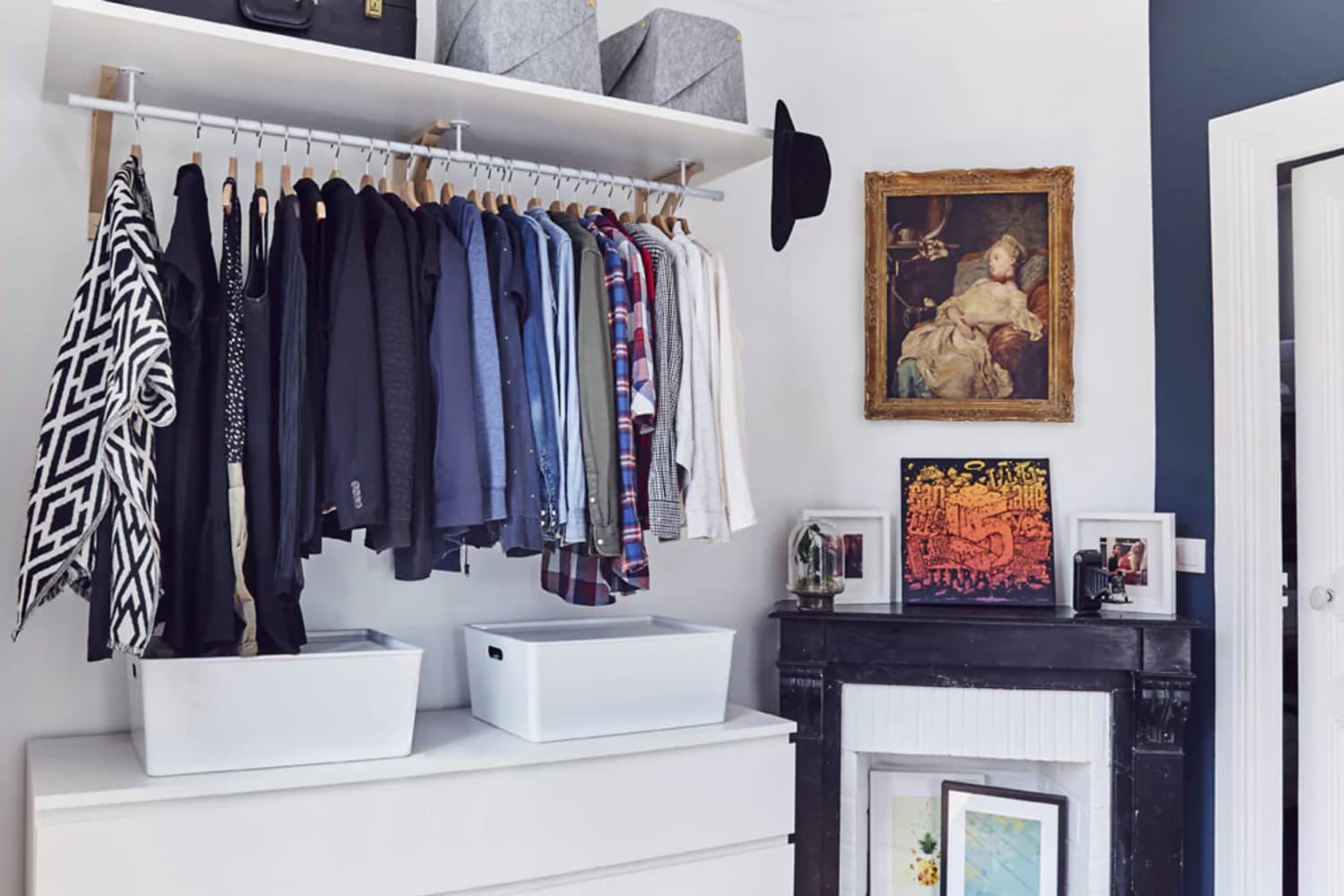 Hanging clothes armoire hotsell ikea