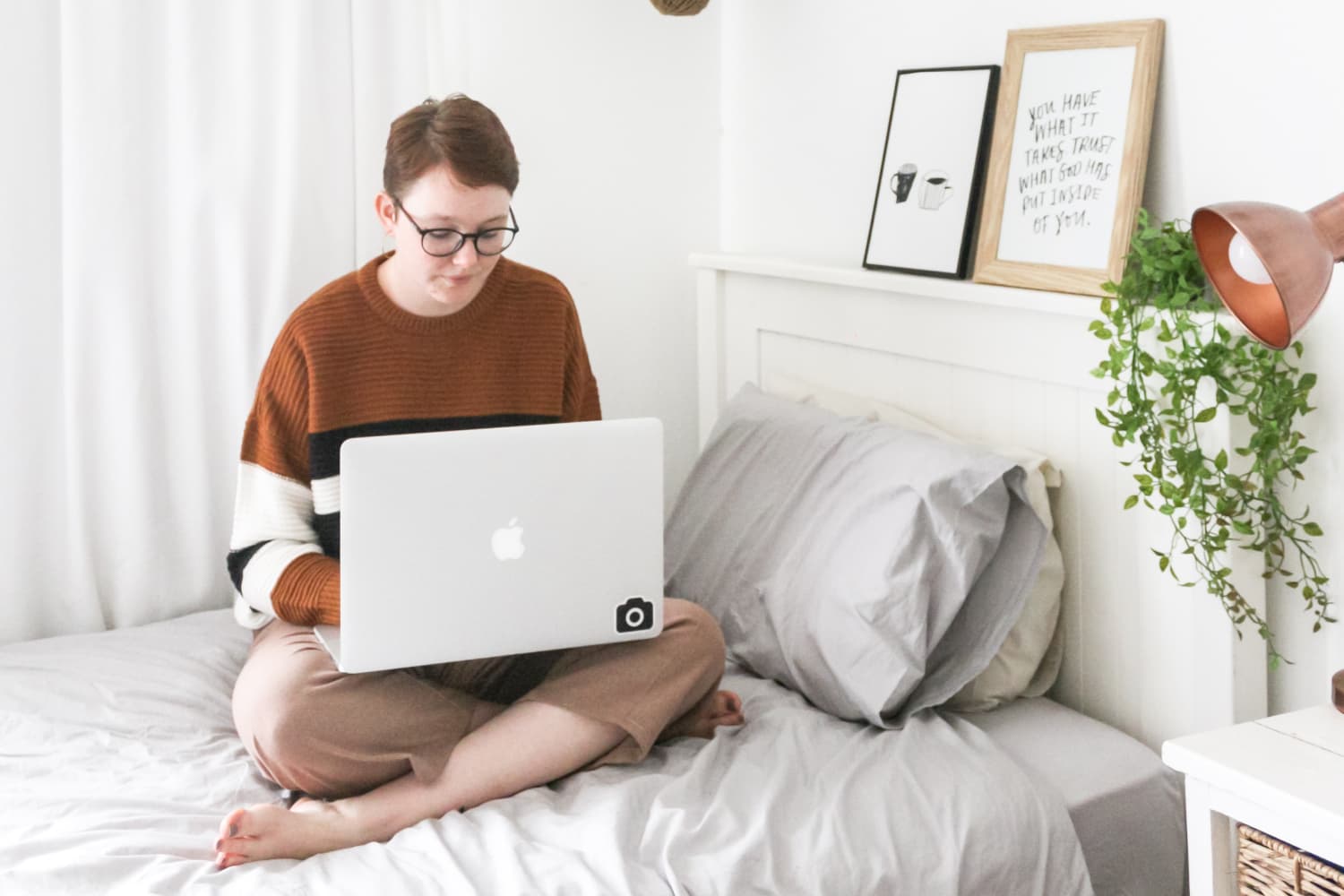 How to Actually Have Alone Time In Your Dorm If You’re an Introvert