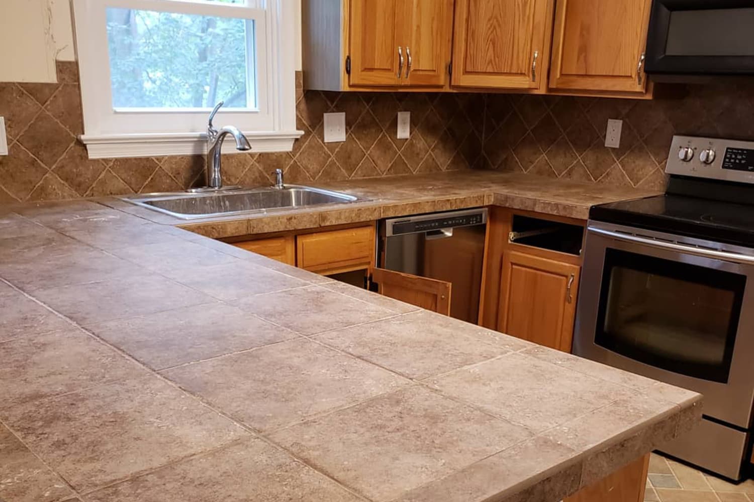 Before and After: This Kitchen Stayed the Same Size, but Looks Twice as Big