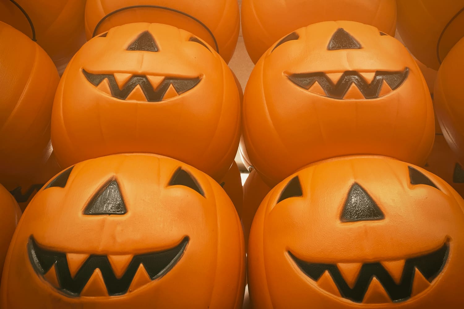 How To Create TikTok's DIY Pumpkin Arch Apartment Therapy