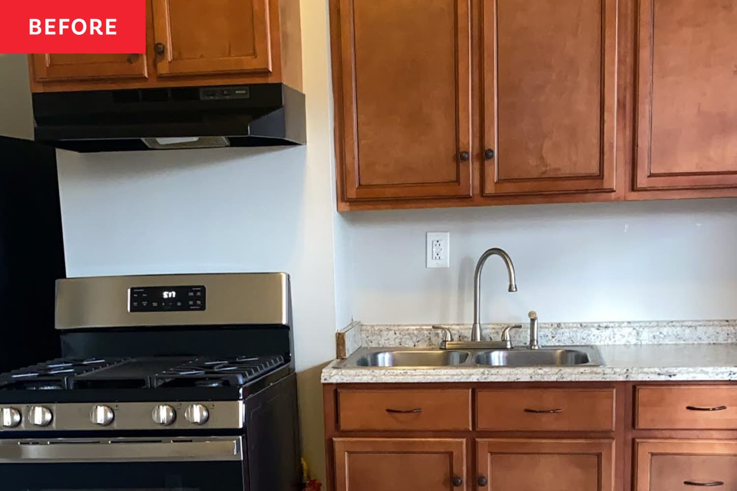 A Dated ‘90s Kitchen Gets a Low-Cost Redo with “Parisian Cafe Vibes”