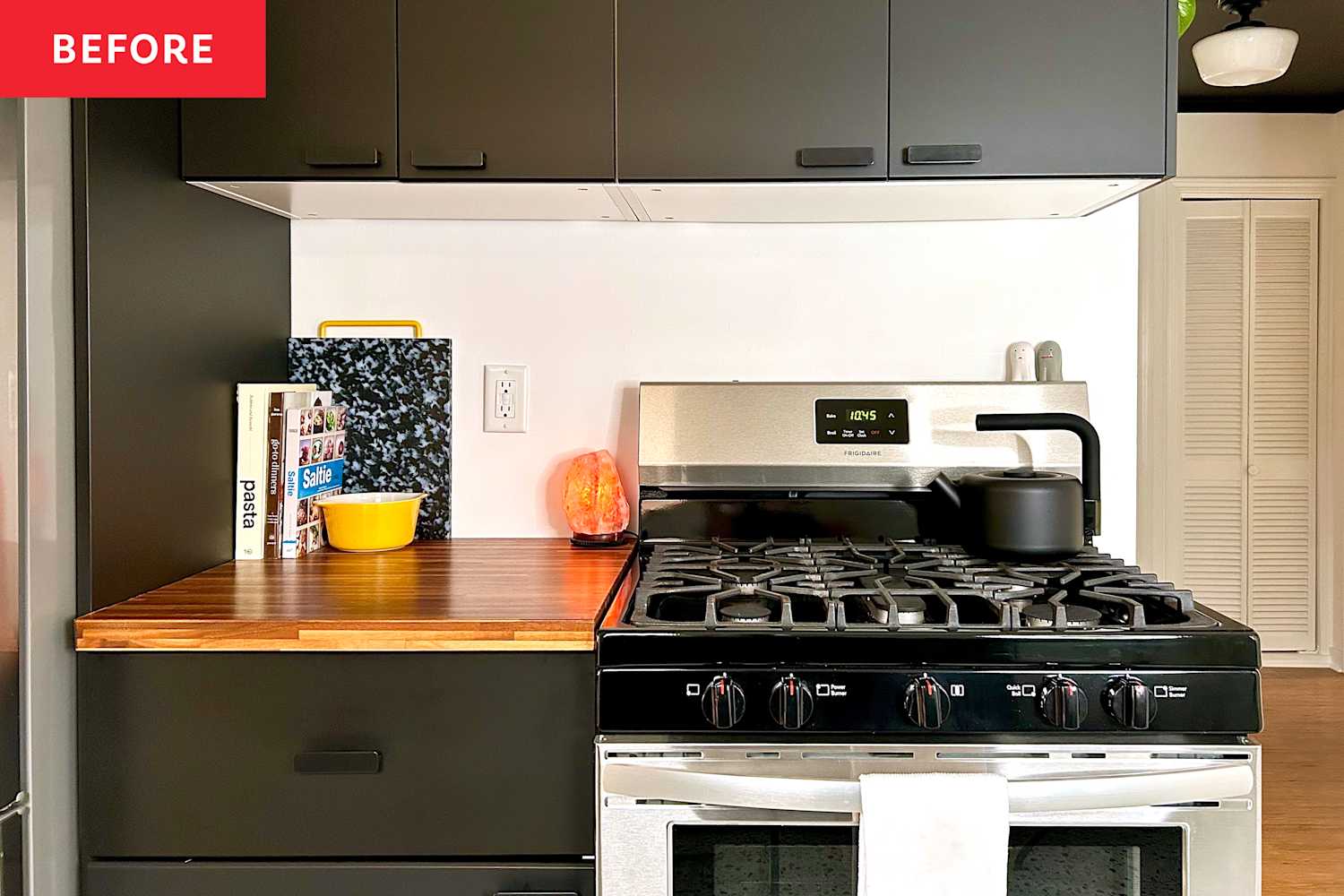 How I Tiled My Backsplash in My Minimalist Kitchen for $500 | Apartment ...