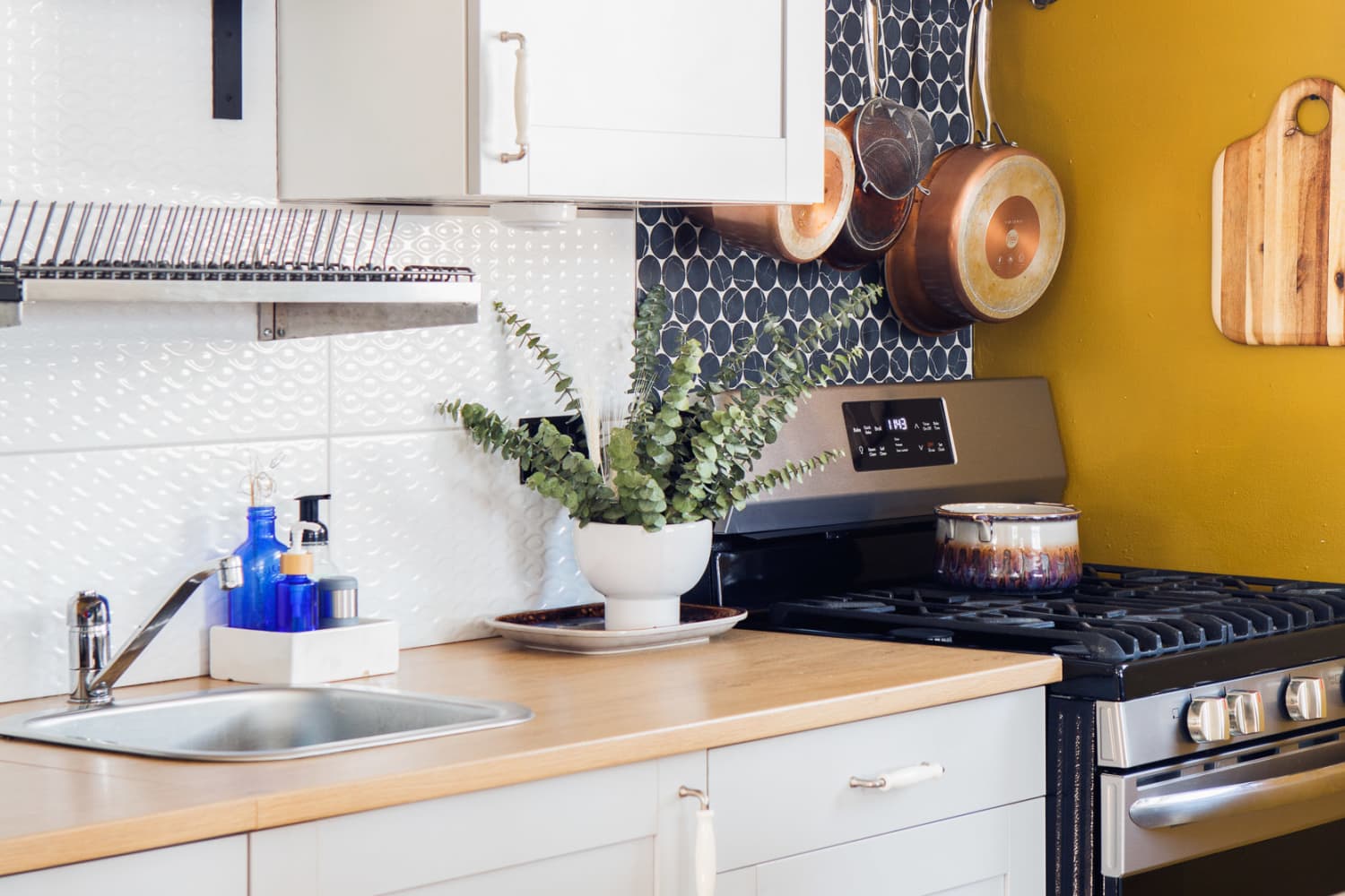 13 Creative Kitchen Counter Decor Ideas That Won’t Clutter Your Space