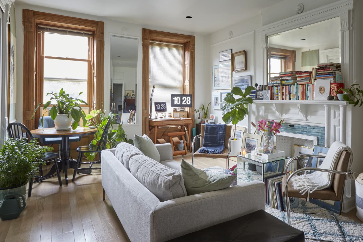Gallery Detail: 450 Square Foot Harlem Small Apartment Tour Photos