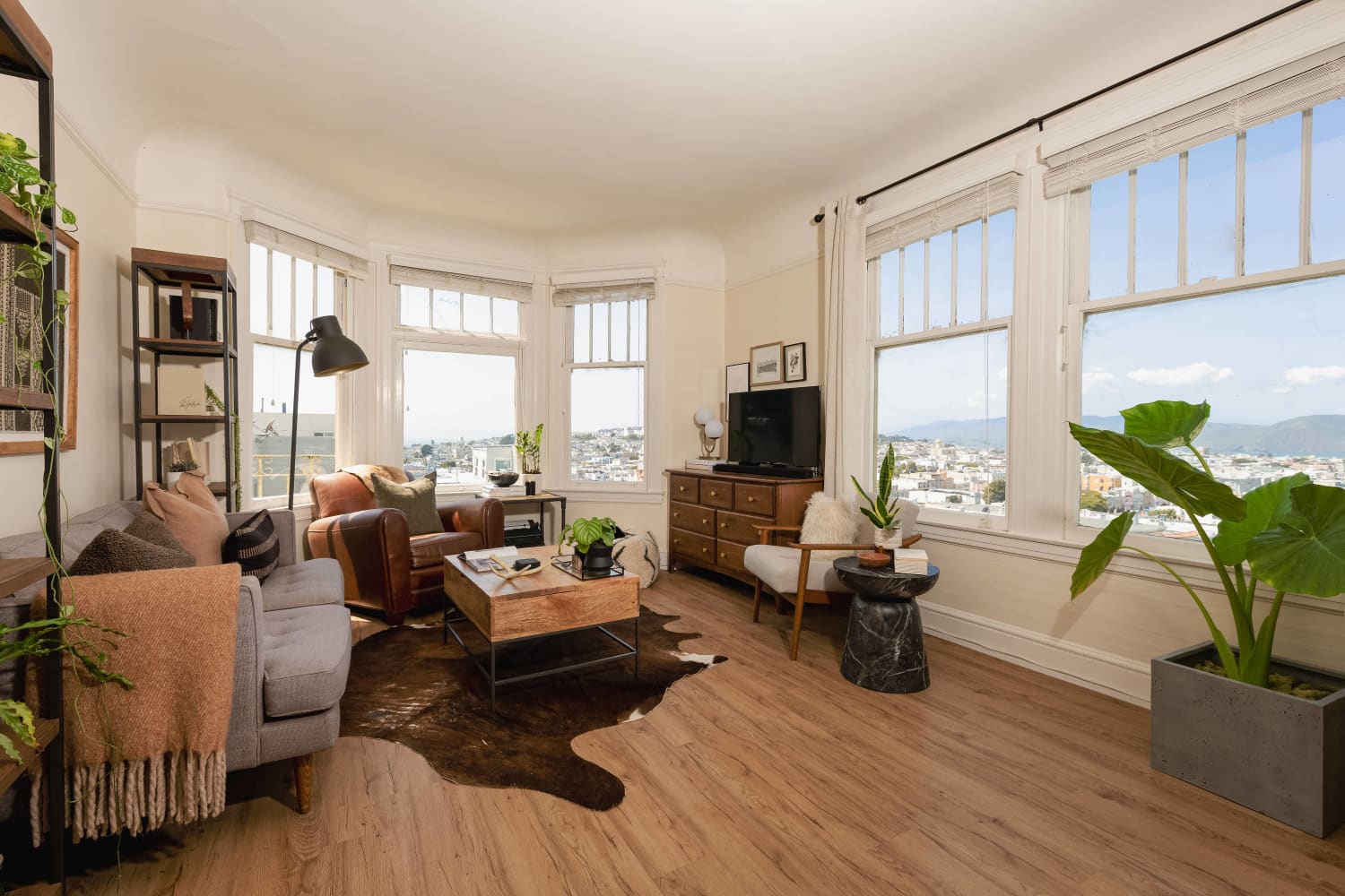 Image showcasing Small 800-Square-Foot San Francisco Rental Apartment | Apartment Therapy
