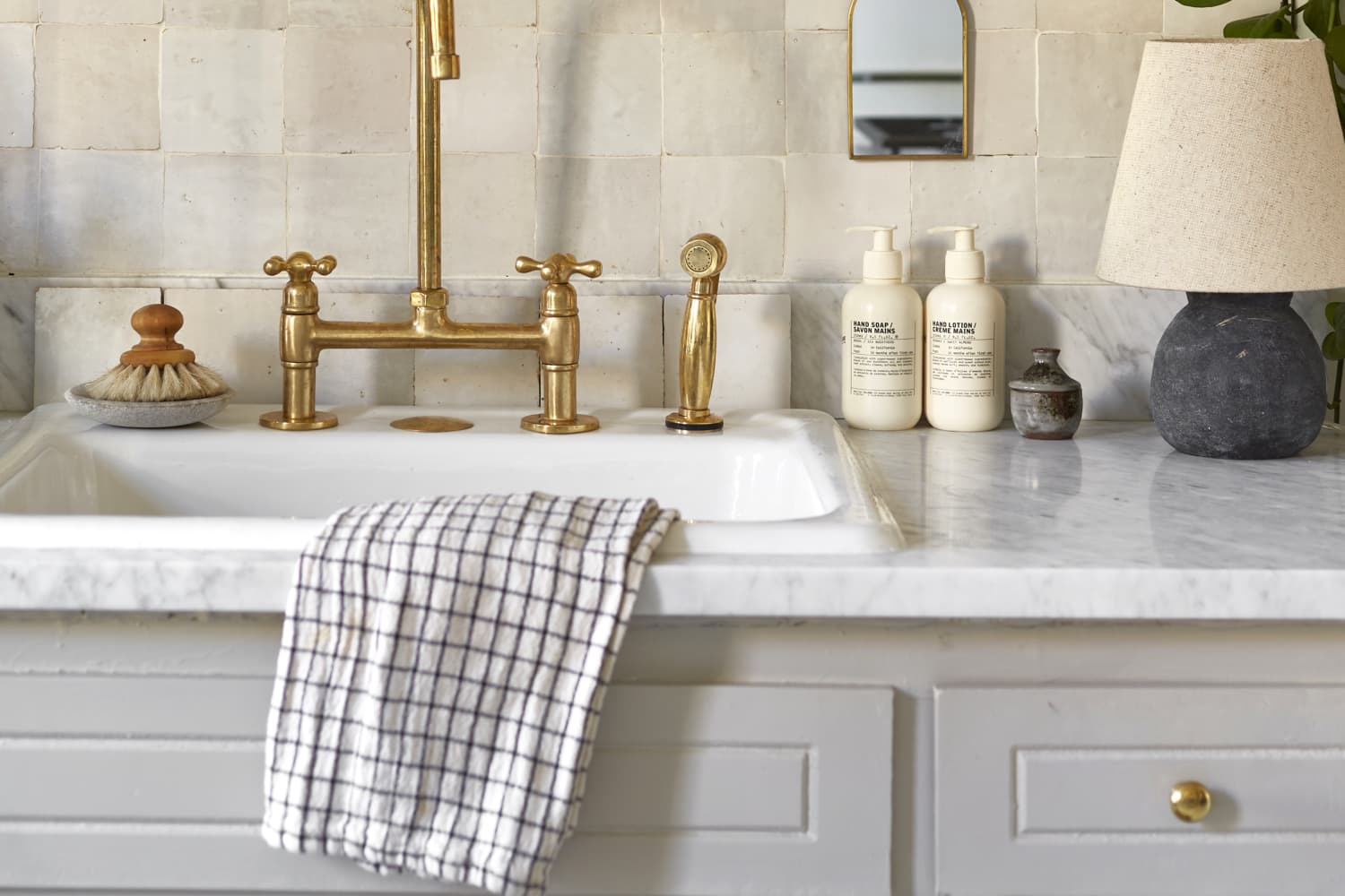 This  Find Keeps Your Dish Cloth Hidden and Your Sink Tidy