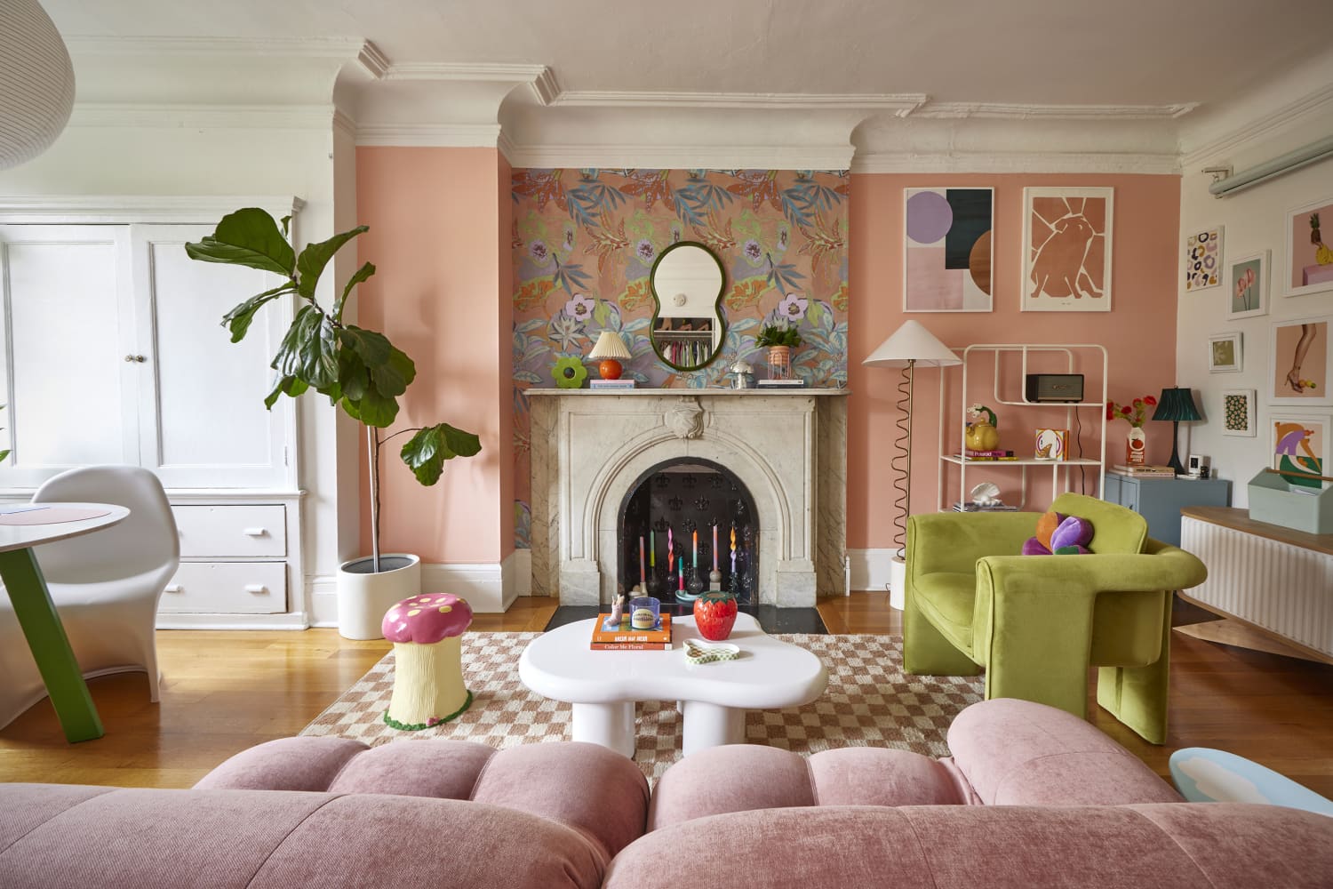 Tour a Colorful Renter-Friendly NYC Apartment: Photos