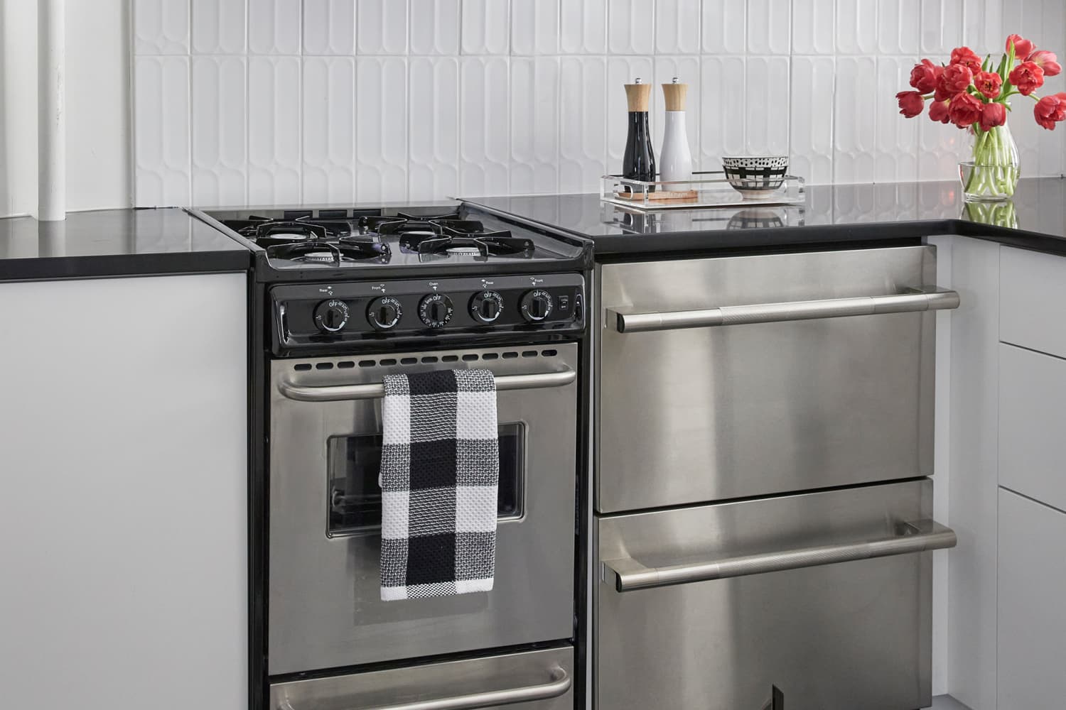 This Tiny Kitchen Ditched a Traditional Fridge for More Counter Space — And It’s Never Been More Functional