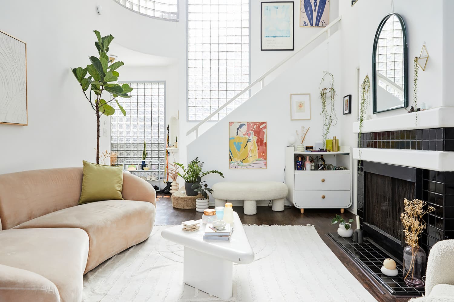 Explore the Rental-Friendly Decor Ideas in This LA Loft | Apartment Therapy