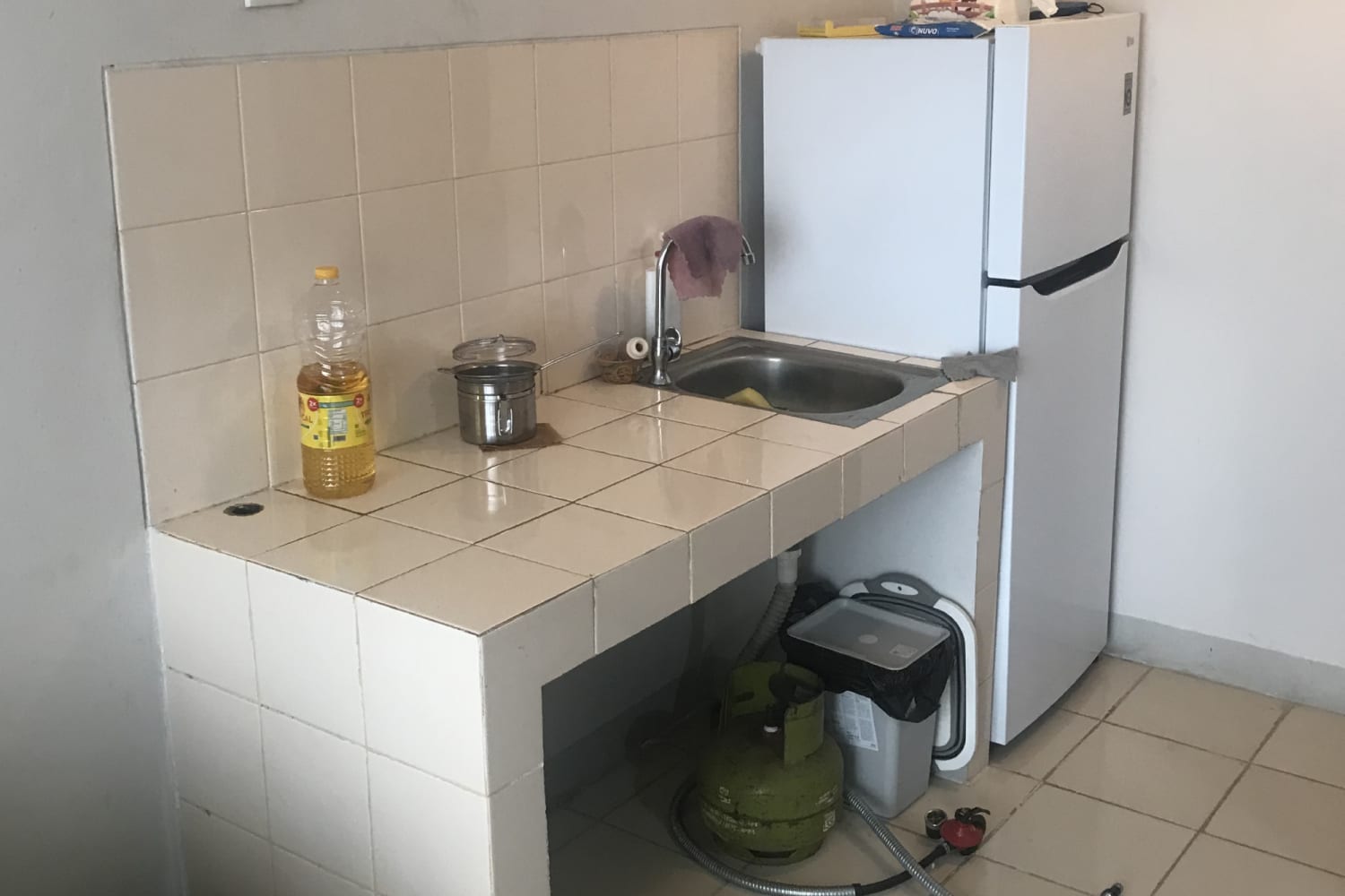 Before & After: A “Dated, Basic” Kitchen Becomes a Spacious Sanctuary