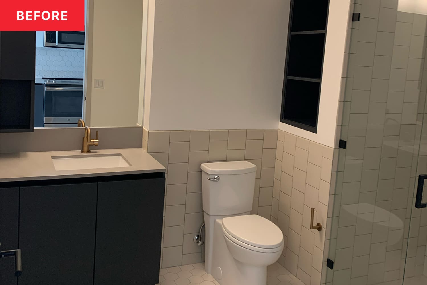 Wild Wallpaper Modifications the Total Vibe of This Rental Toilet ...