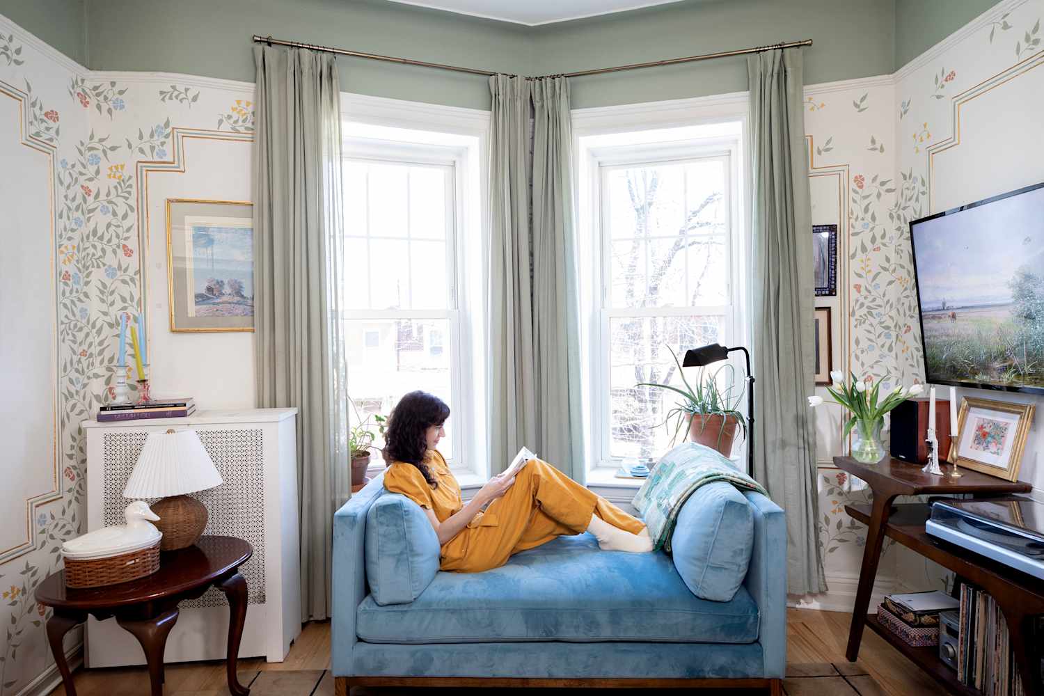 Curated visual reference: Wellness Programs In A Penthouse Apartment Reference: I Tried An Invisible Day And Reset My Nervous System