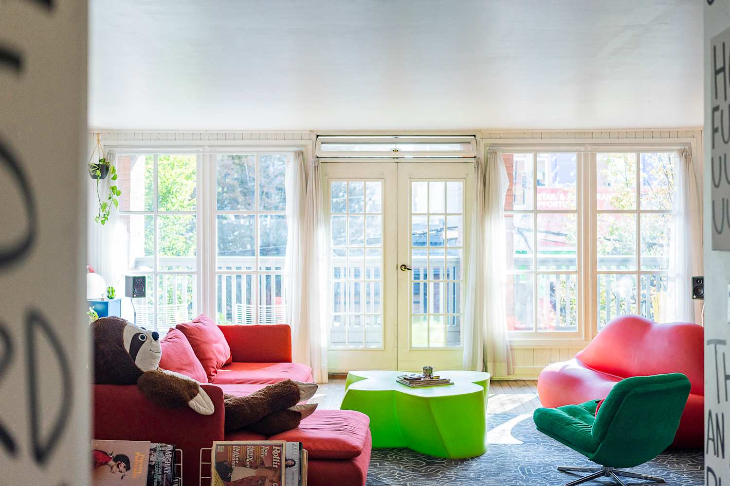 See an Artist’s 1200-Square-Foot Rental in a 1910 Building | Apartment ...